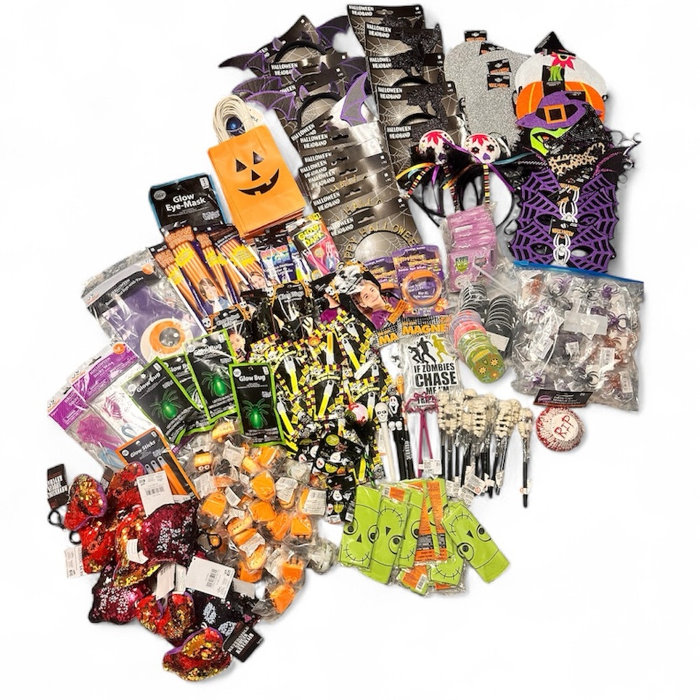 HUGE 307 Piece Halloween Make Your Own Treat Bag Bundle Everything Brand New!